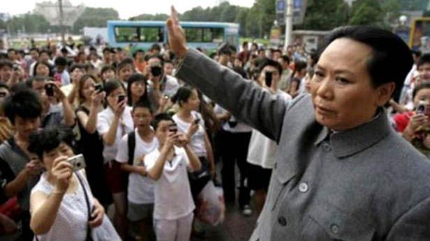 |主席的模仿者陈燕，50岁开始模仿主席，让丈夫很难接受