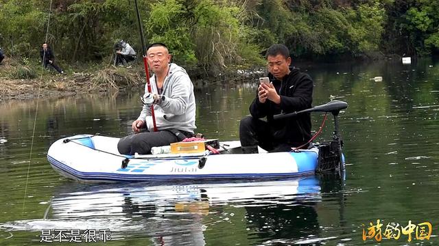 李大毛|他是游钓大师，一年钓鱼300多天耗万斤窝料，被称垂钓打窝第一人