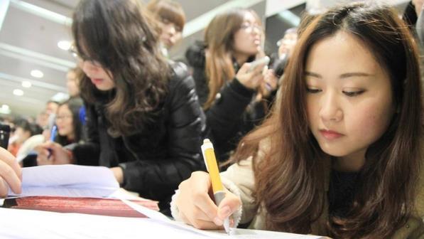 大学生|大学生在2022年迎来一个坏消息，明年将要推行，学生：幸亏毕业早