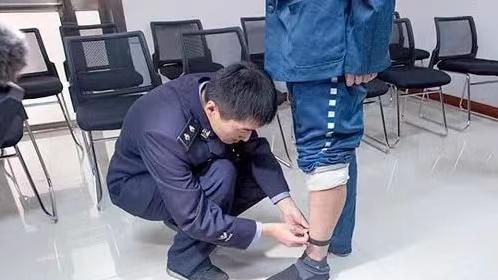 看守所可以使用的械具有哪些，分别都在什么情况下使用？