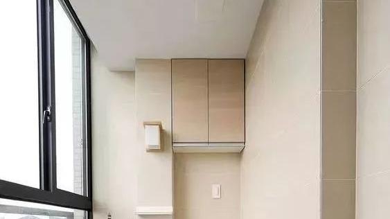 阳台只用来晒衣服，你就亏大了！这么装，家里多出一间房