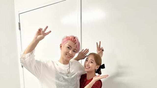 炎亚纶|炎亚纶、鬼鬼两人15年友谊，感情相当深厚，演唱会上两次大方接吻