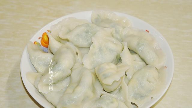 今日秋分，无论多忙，别忘记包饺子，庆丰收，祈福纳吉祥