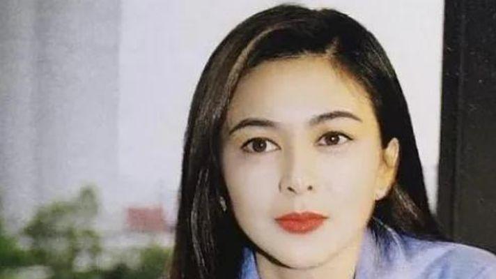 关之琳|关之琳：与父亲28年不来往，父亲过世后，却为他买了400万的墓地