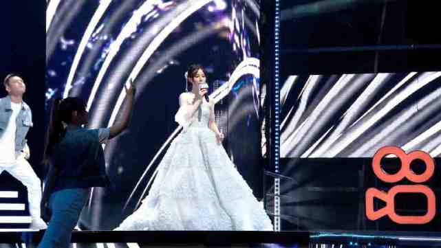 女神范|星光大赏颁奖典礼：天赐现场撒狗粮，辣辣献唱尽显女神范