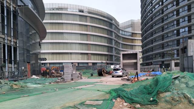 青岛市|青岛有处烂尾楼，本应该成为一座地标性大楼，如今却以烂尾告终