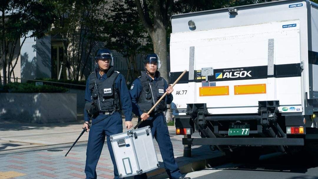 冒充警察开走运钞车，3亿现金至今下落不明，10年破案已花费10亿