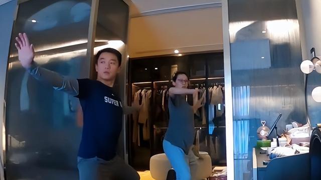 苗苗|苗苗：3年为郑恺生2个孩子，至今没有财政大权，还向老公拿生活费