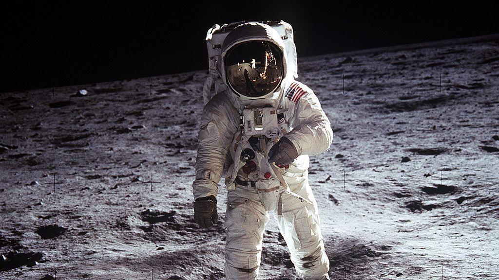 第二轮大登月时代将来临，NASA超级火箭半死不活，中国或后来居上