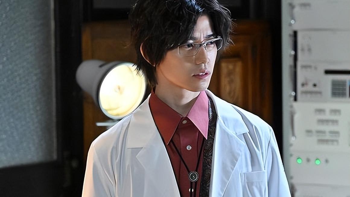 acgn漫评|假面骑士礼拜四未确认情报：真澄是半机械人，赤石会被基夫吞噬！