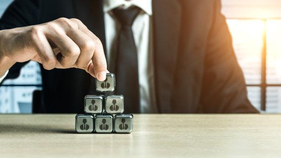 金字塔结构|职场是金字塔结构，人情淡薄，同事不来往是常态