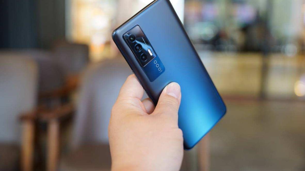 iqoo neo|追求均衡发展，顶配性价比手机一跌再跌，从2999元降至2299元