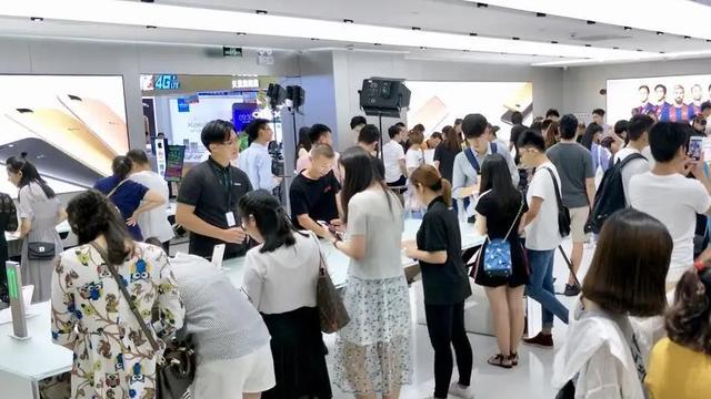 电池|年轻人为什么换不动手机了？两个原因一针见血