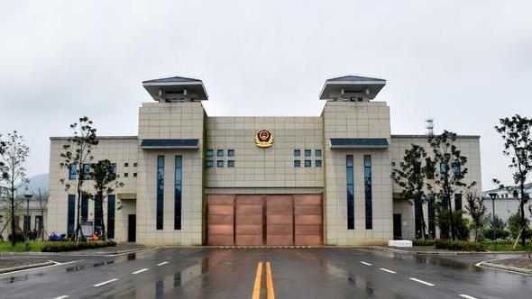 监狱里被判“无期”的人，每天在干些什么？说出来你或许不信