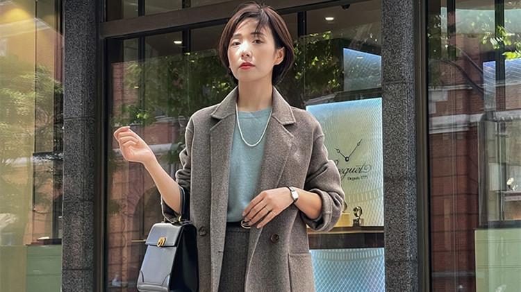 短发 她一头短发凭啥美得高级？看她打扮就知道：长裙+短靴，优雅气质