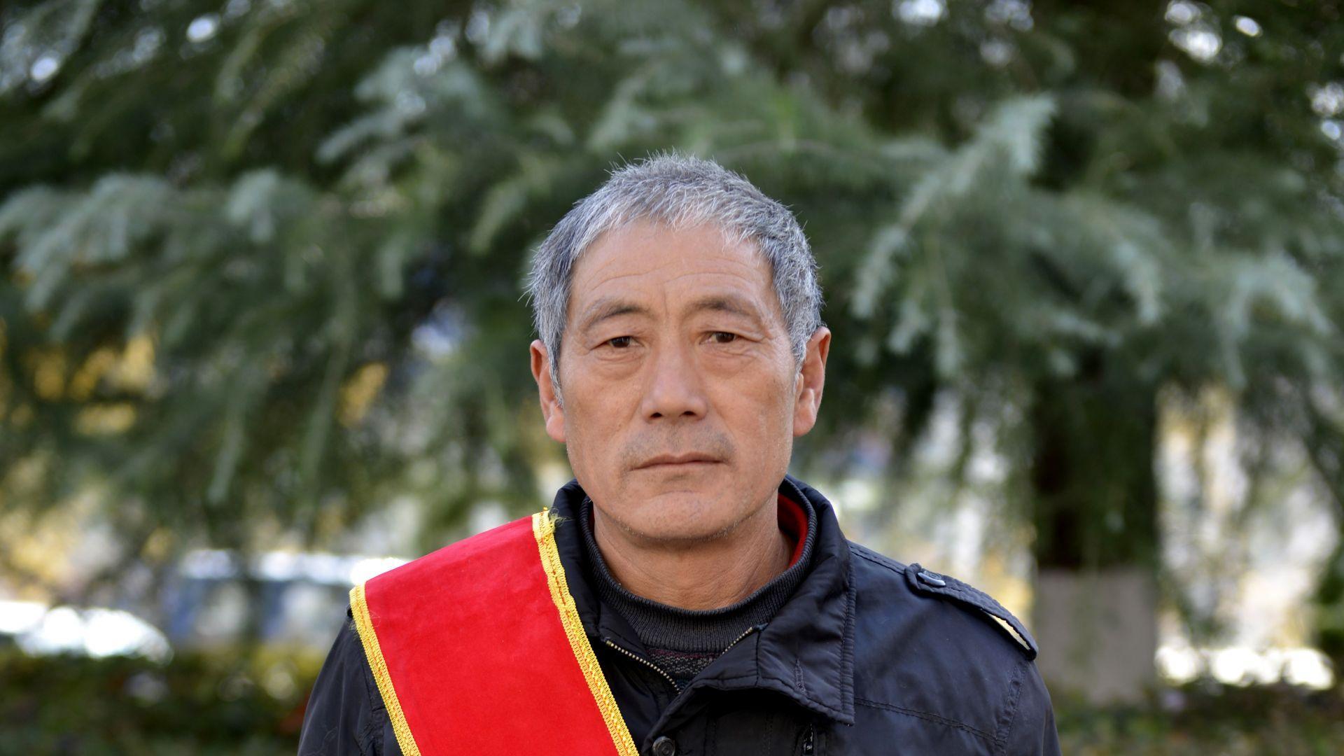 男子不顾家人，反对倒插门，18年后妻子，出轨改嫁，他照顾岳父母20年