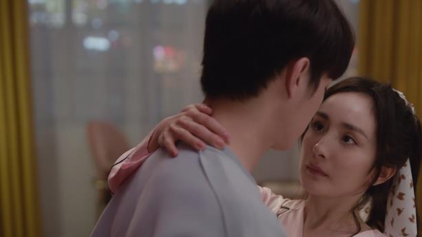 我们的当打之年|摇头晃脑，台词硬挤，《我们的当打之年》男主将演技炸裂玩出花了