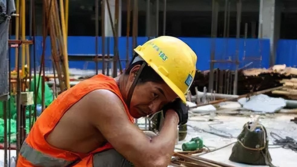 60岁农民工活活“热死”：他拼上性命挣钱，抢救4天花光所有积蓄