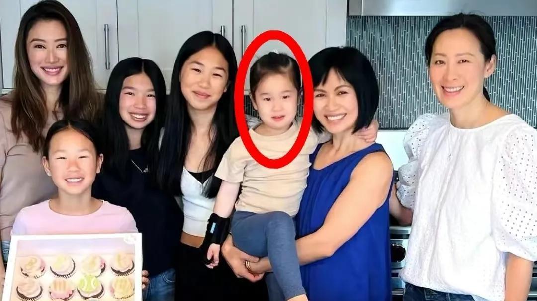 谷爱凌|40岁谢婷婷晒生日照，未婚生子3岁女儿出镜~