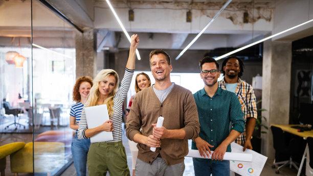 |能力，会来事才可以快速晋升