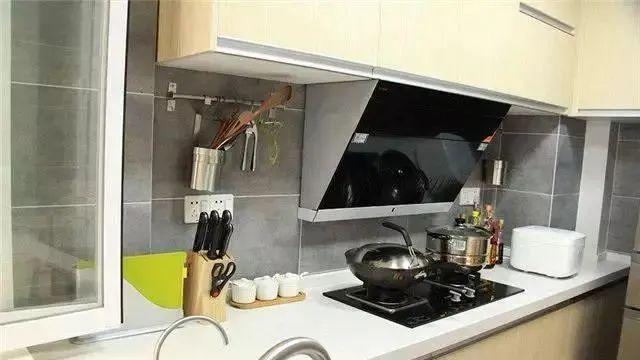 89平新房，老公非在厨房墙上开一扇窗，入住才发现好明智！