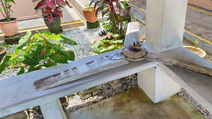 风扇掉落压伤4名学生 一人手指骨折3人轻伤