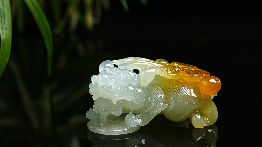 翡翠|假如要买翡翠，要关注哪一个地方呢？这两个方面哪者更为重要？