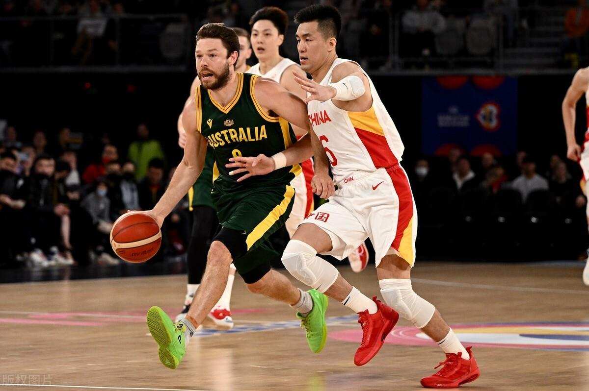 澳大利亚队|中国男篮输球仍要点赞！低谷期曾输对手38分，如今险打破耻辱纪录