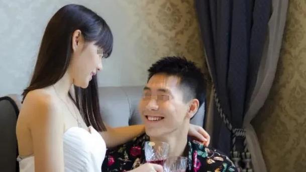 2010年，姐弟两人产生畸恋反复纠缠，最终酿成一场血案