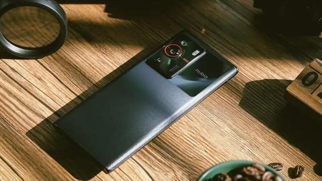 努比亚|256G仅3199，5000mAh长续航+骁龙8处理器，努比亚很实在