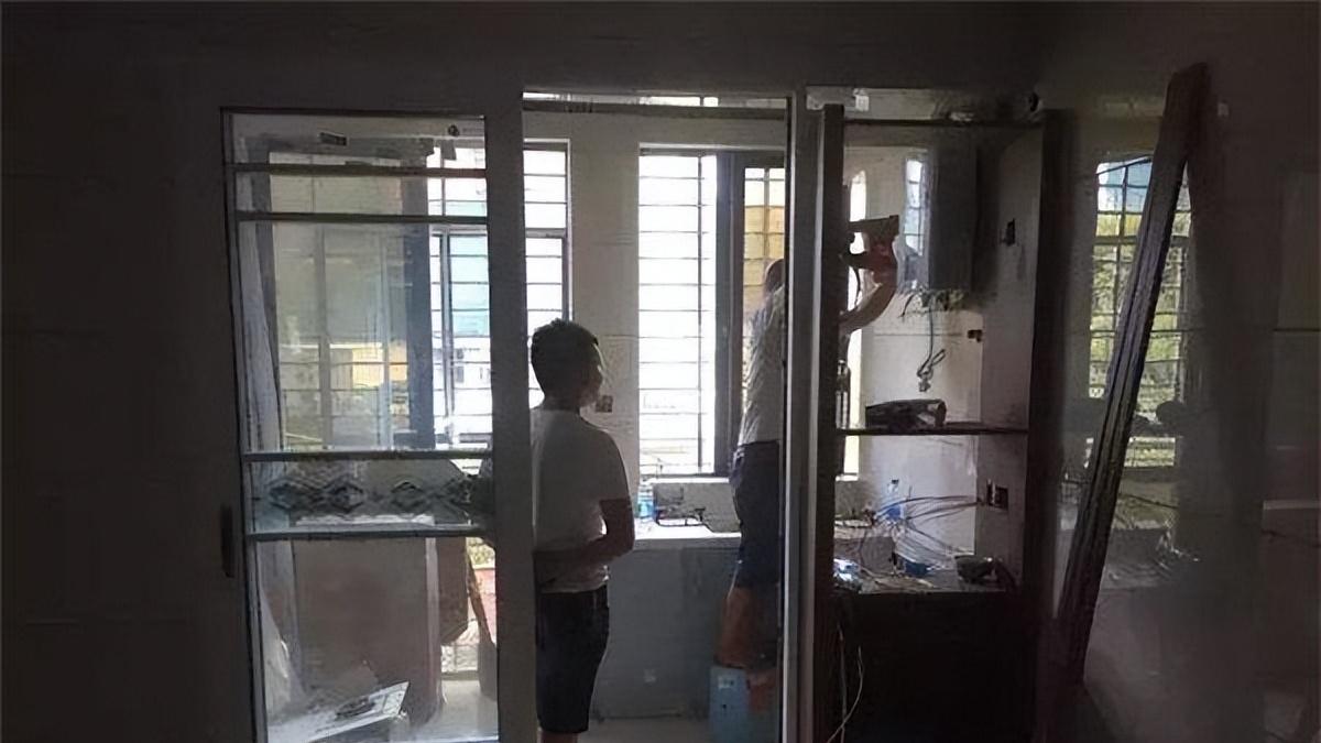 只用600块，就把阳台改造成了厨房，朋友直夸：真是好看又实用！