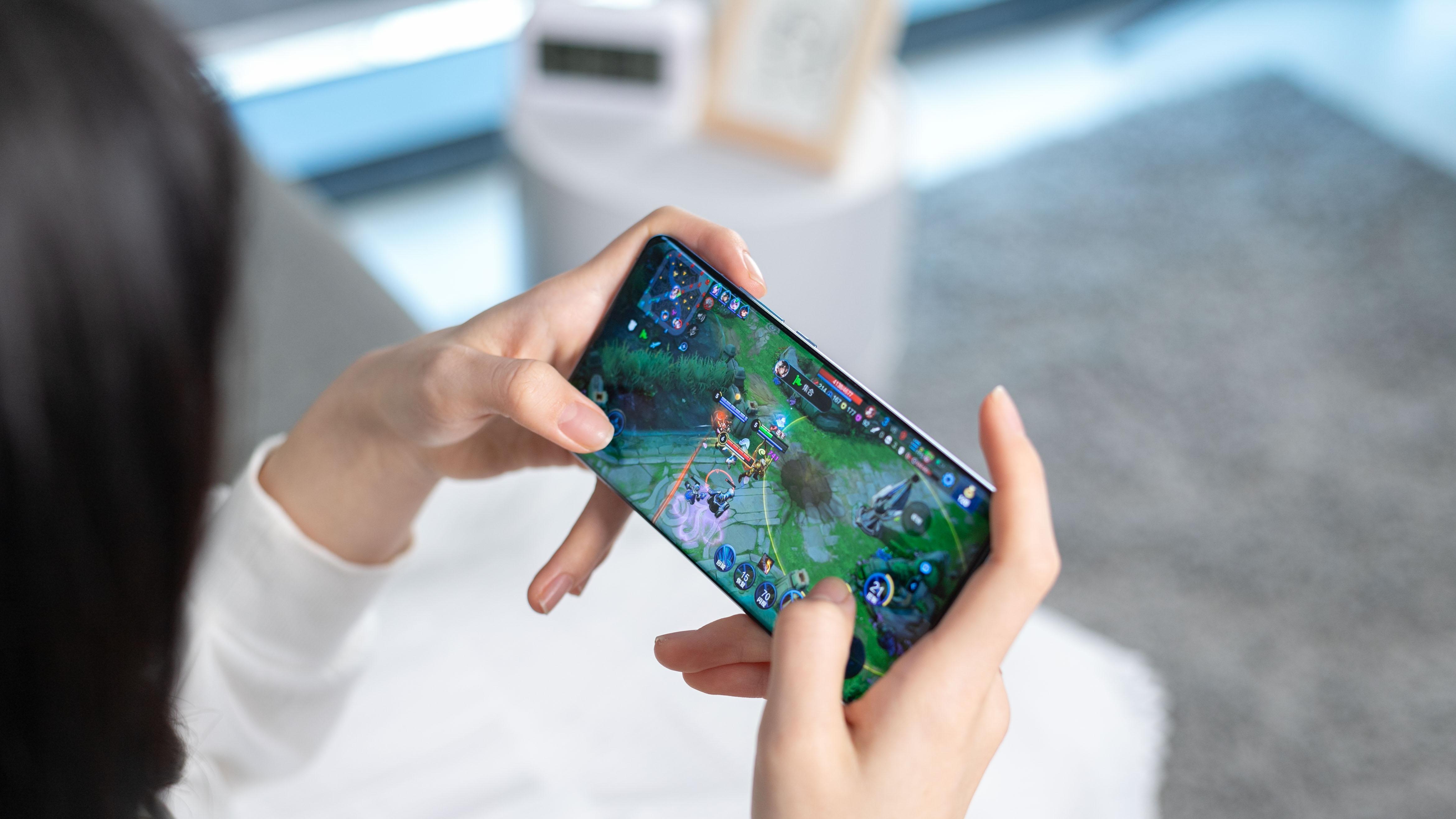 小米11|小米11成为香饽饽，升级MIUI14流畅度大幅提升，还是雷军良心