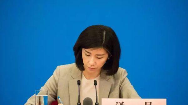 张璐|外交部女神成功“晋升”，不靠颜值靠实力，其履历让人惊艳了！