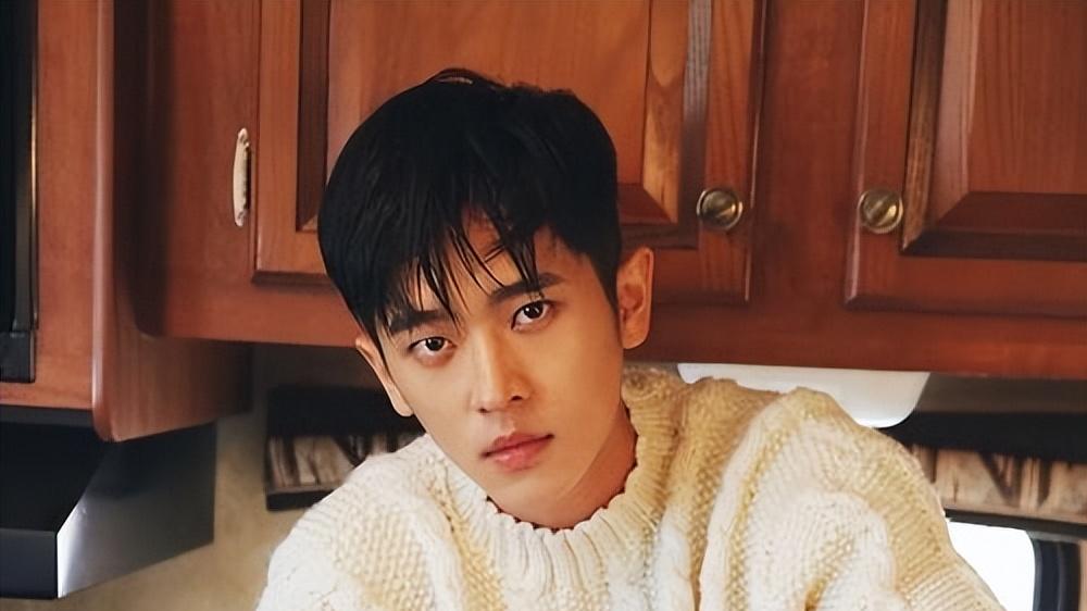 虚颜|《虚颜》男主角撞脸陈冠霖，因帮朋友忙做临时演员，意外走红