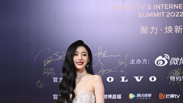 Angelababy|张天爱杨颖曾黎赵露思等红毯争艳！众多美女太性感撩人