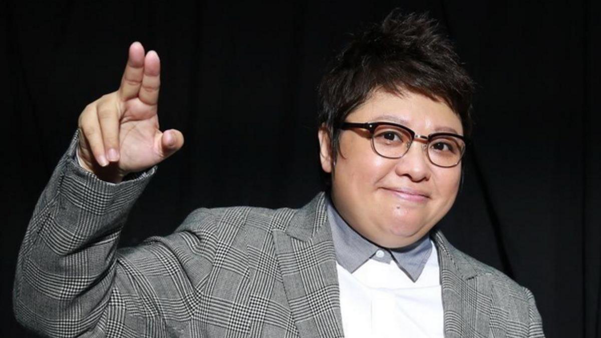 韩红|当年韩红被继父扫地出门，韩红年入5000万之后，继父回头认亲