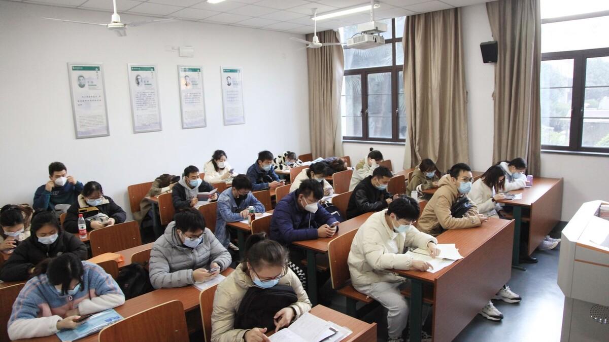 选调生|下半年选调生招聘启动，报考门槛比较高，看看待遇怎么样？