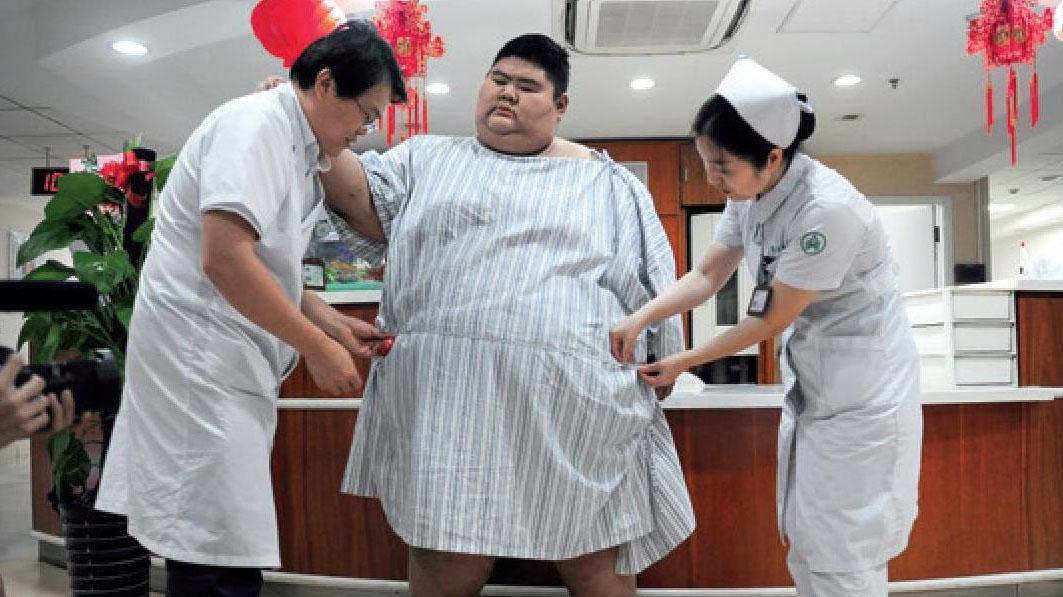 短视频 他狂瘦400多斤，健身房收货爱情，结婚不到1年就出轨，因赘皮威胁生命