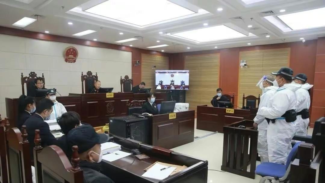 宁夏一男子因酒后琐事，砍死好友并砍伤两名好友的妻子，判死刑