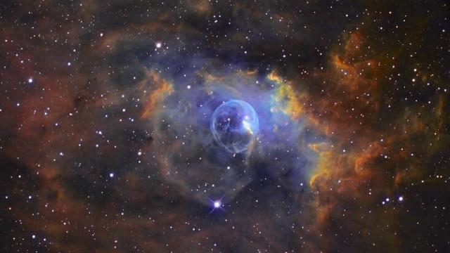 木星是一个巨无霸，八个行星放在一起，地球是如此的渺小