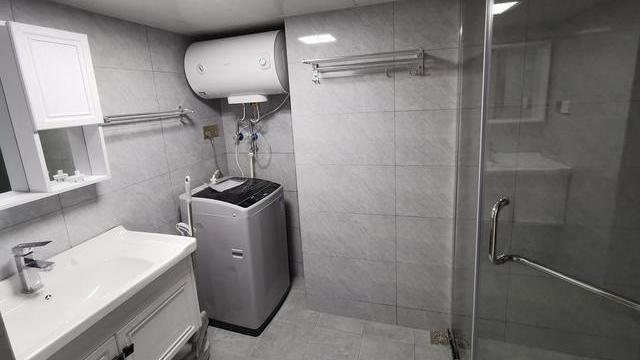 风暖浴霸装错位置，我家从来不敢开着浴霸洗澡