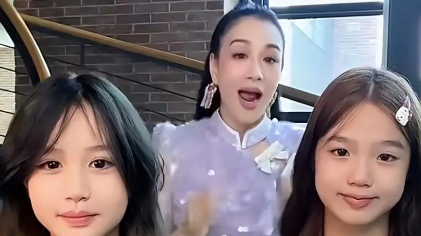 钟丽缇|钟丽缇女儿被质疑整容！考拉上线维护：你们家小孩14岁就整容了？