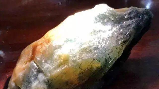 汽车|每块翡翠原石都是独一无二，加上大师的雕刻神力，绝世摆件诞生了！