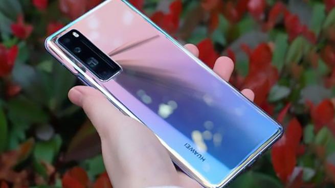 华为mate9|mate9当时看觉得挺好看的，现在再看，好low的设计