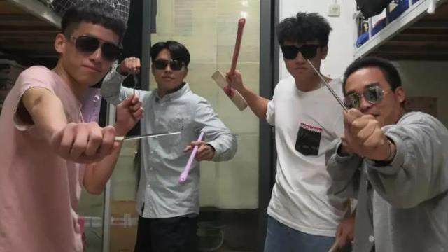 大学生宿舍装修风格走红，不接地气接“地府”，老师看后一身冷汗