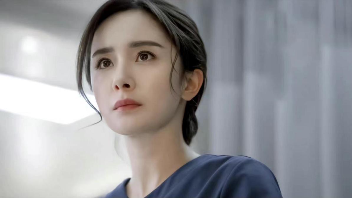 医生|女明星扮演的医生，谁的表演更传神？看看这对比差距太明显