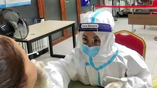 核酸做了整3年，曙光就在眼前，为何有些人不配合了？