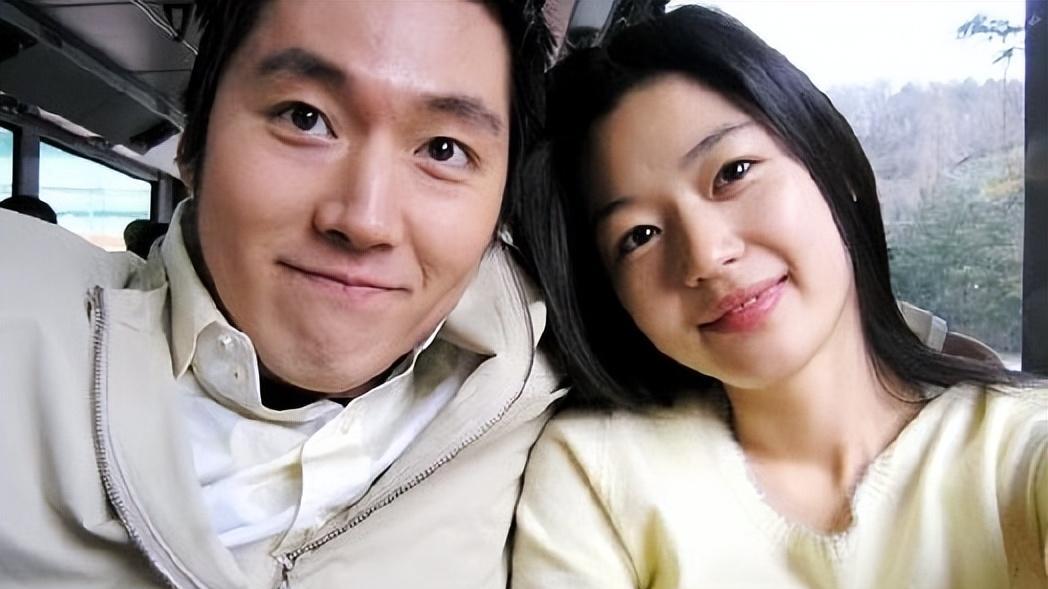 李英爱|51岁绝美女神李英爱结婚13年，如今育有高颜值龙凤胎的她，现状如何？