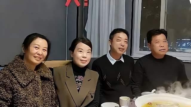 公益|孙海洋有热度后坚持做公益，田静姐弟却回怼网友，百万粉丝成摆设