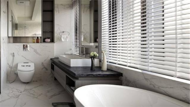 卫生间贴瓷砖别再地压墙了，有钱人早就不这么贴了